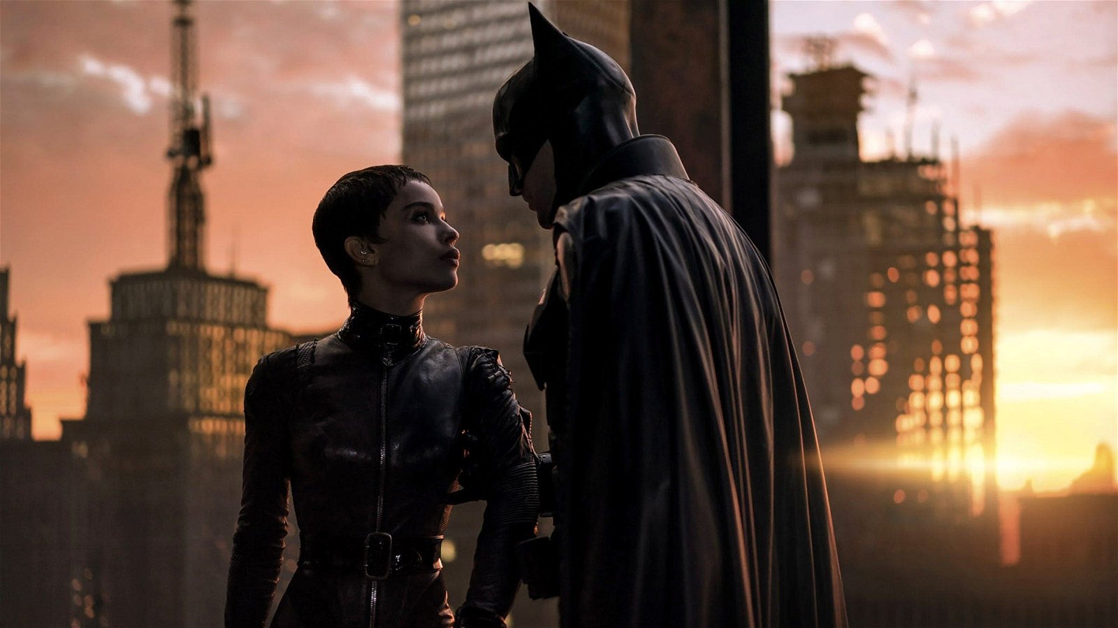 Robert Pattinson och Zoë Kravitz i "The Batman". Foto: Warner Bros.