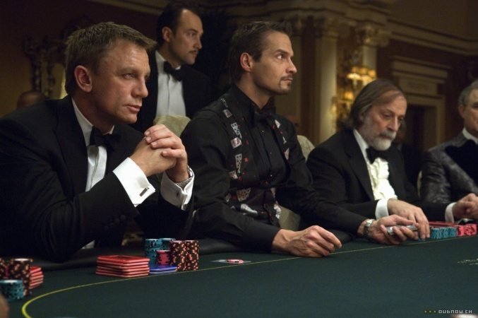 Daniel Craig vid pokerbordet i Casino Royale
