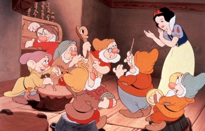 snow-white-and-the-seven-dwarfs-1937-001-play-some-music