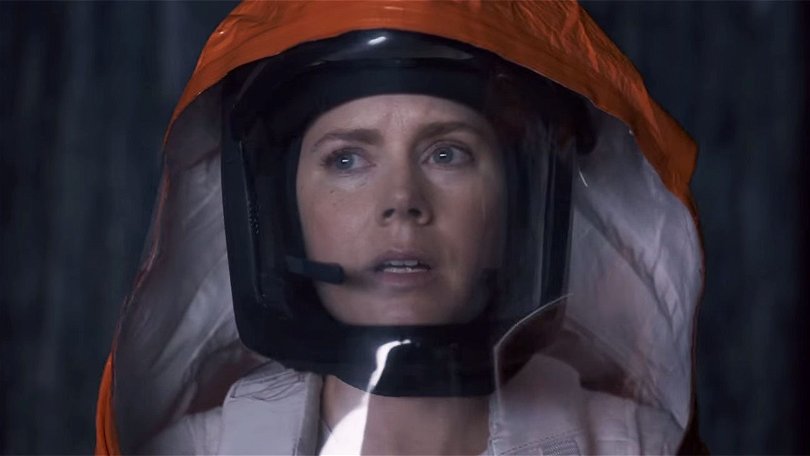 I en av rymdfarkosterna i Arrival (2016).