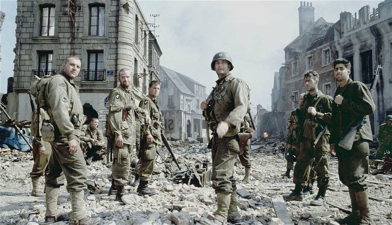 Från Rädda meniga Ryan. Soldaterna står samlade i bland ruiner i en sönderbombad stad.