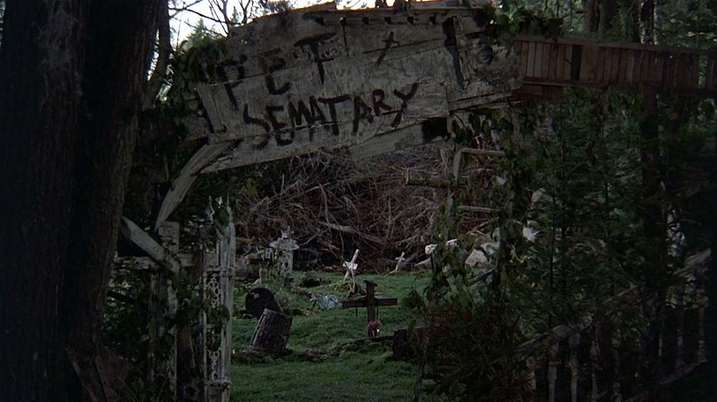 En bild på djurkyrkogården från filmen Pet Sematary.