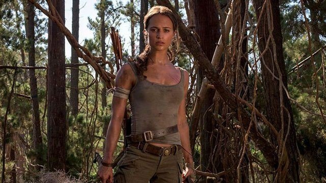Alcia Vikander i rollen som Tomb Raider