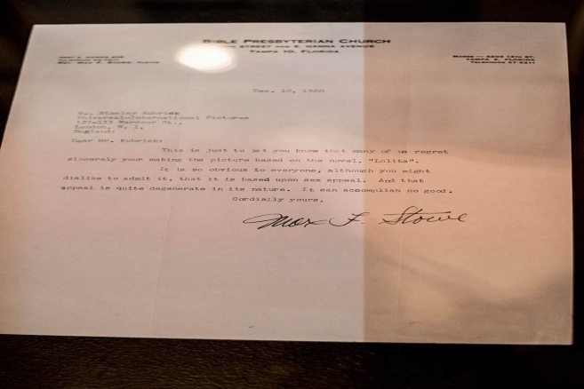 Ett missnöjt brev från en kyrkoförsamling  adresserat till Stanley Kubrick angående filmen "Lolita". 