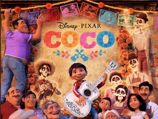 Affisch till Coco med huvufiguren Miguel och hela hans familj