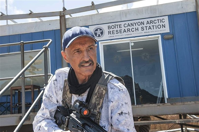 Michael Gross i Tremors: A Cold Day in Hell. 