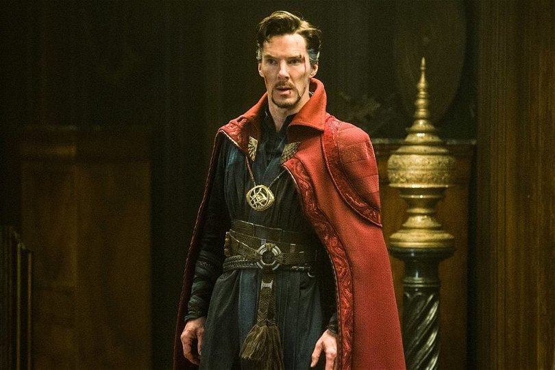 På bilden ser du Doctor Strange som spelas av Benedict Cumberbatch