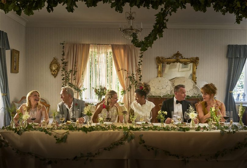 Bild från Colin Nutley och Helena Bergströms Cmore-serie Bröllop, begravning och dop. 
