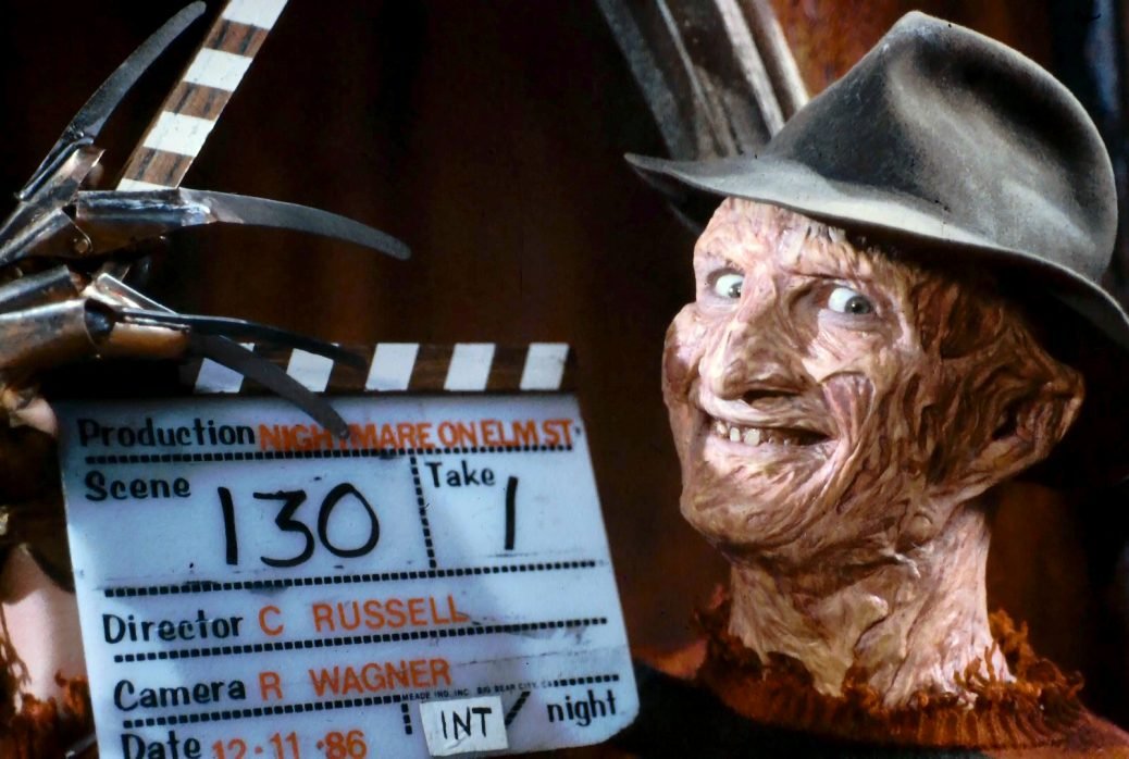 Robert Englund som Freddy Kreuger under inspelningen av Terror på Elm Street.
