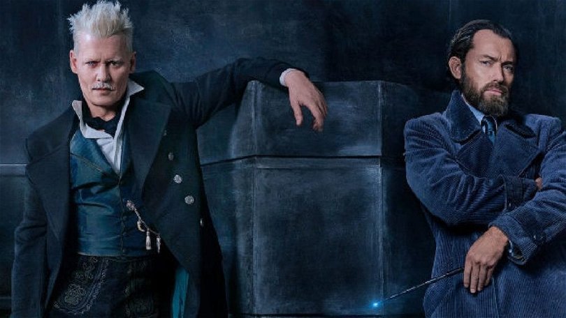 Johnny Depp som Grindewald och Jude Law som en ung Albus Dumbledore. 