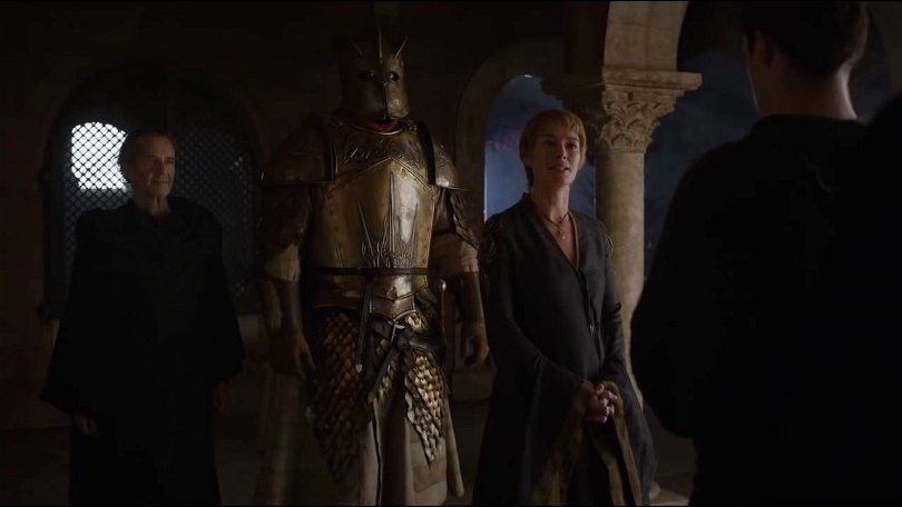 Cersei, Qyburn och The Mountain i Game of Thrones.