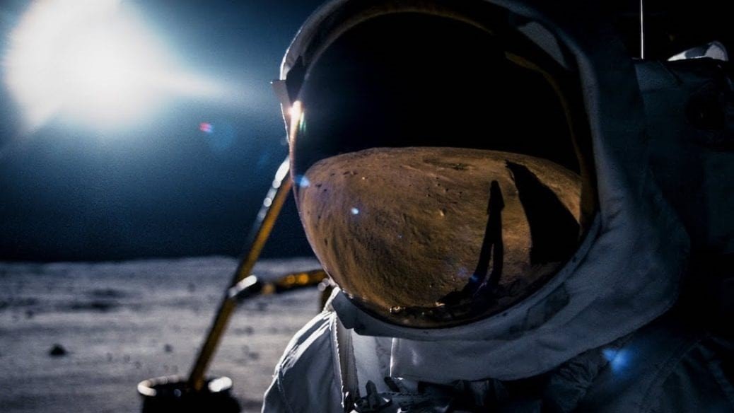 Rymdfilmer med månen i fokus