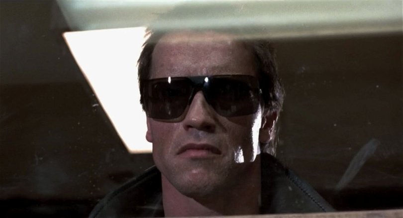 Arnold Schwarzenegger är sekunder från att göra filmhistoria med repliken "I'll be back" i The Terminator. Foto: Orion Pictures.