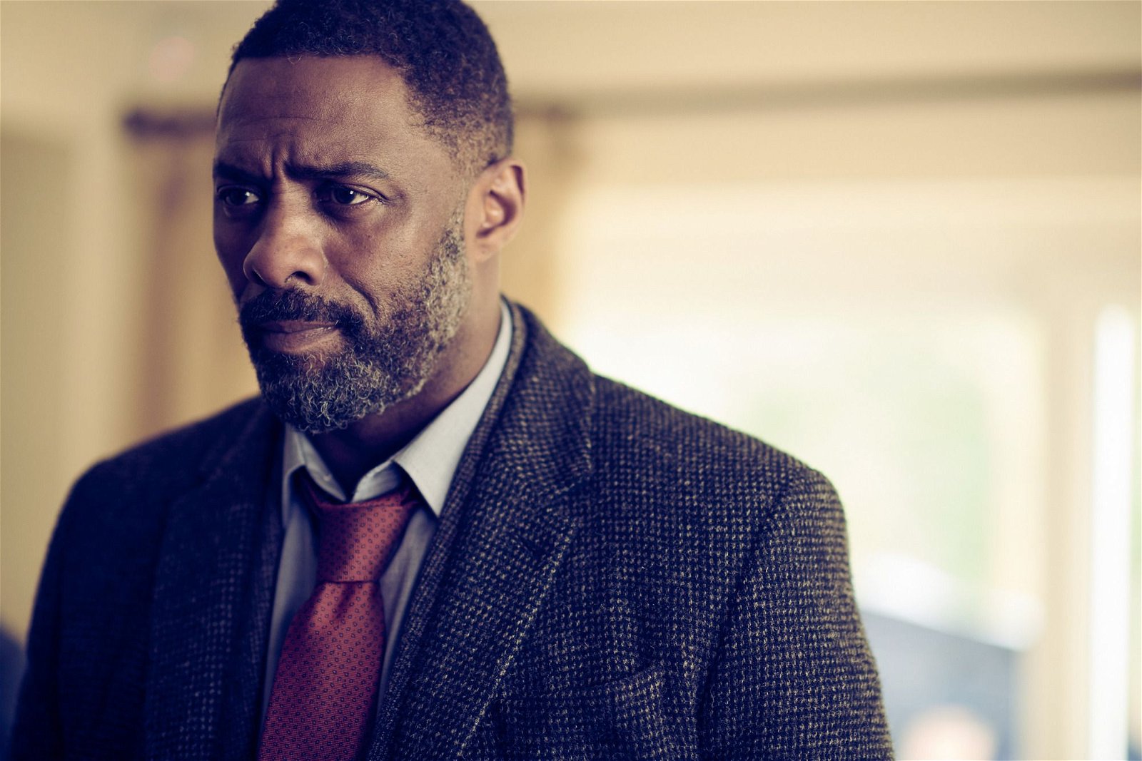 Idris Elba bekräftar att Luther blir film