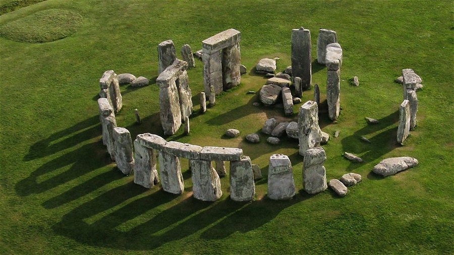 BBC: The World of Stonehenge