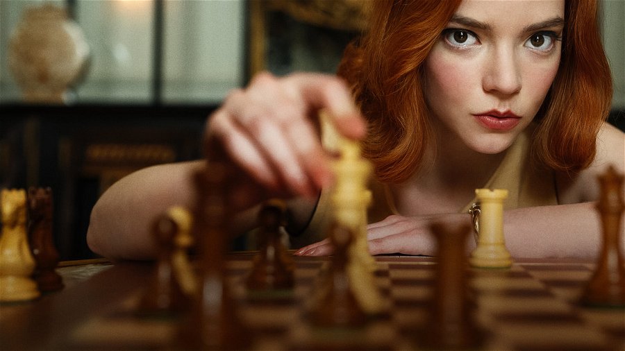 Världsmästaren i schack analyserar Queen's Gambit