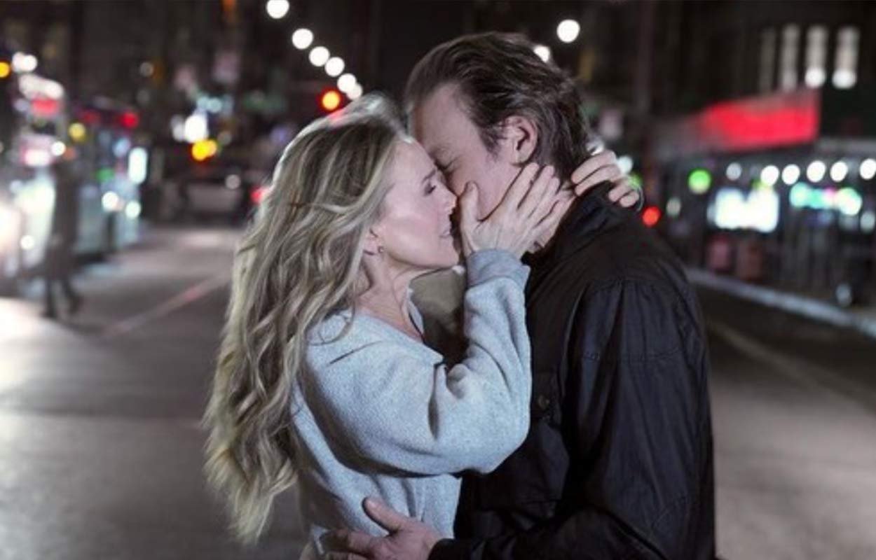 Nya bilder visar Aiden kyssa Carrie i ”And Just Like That” säsong 2