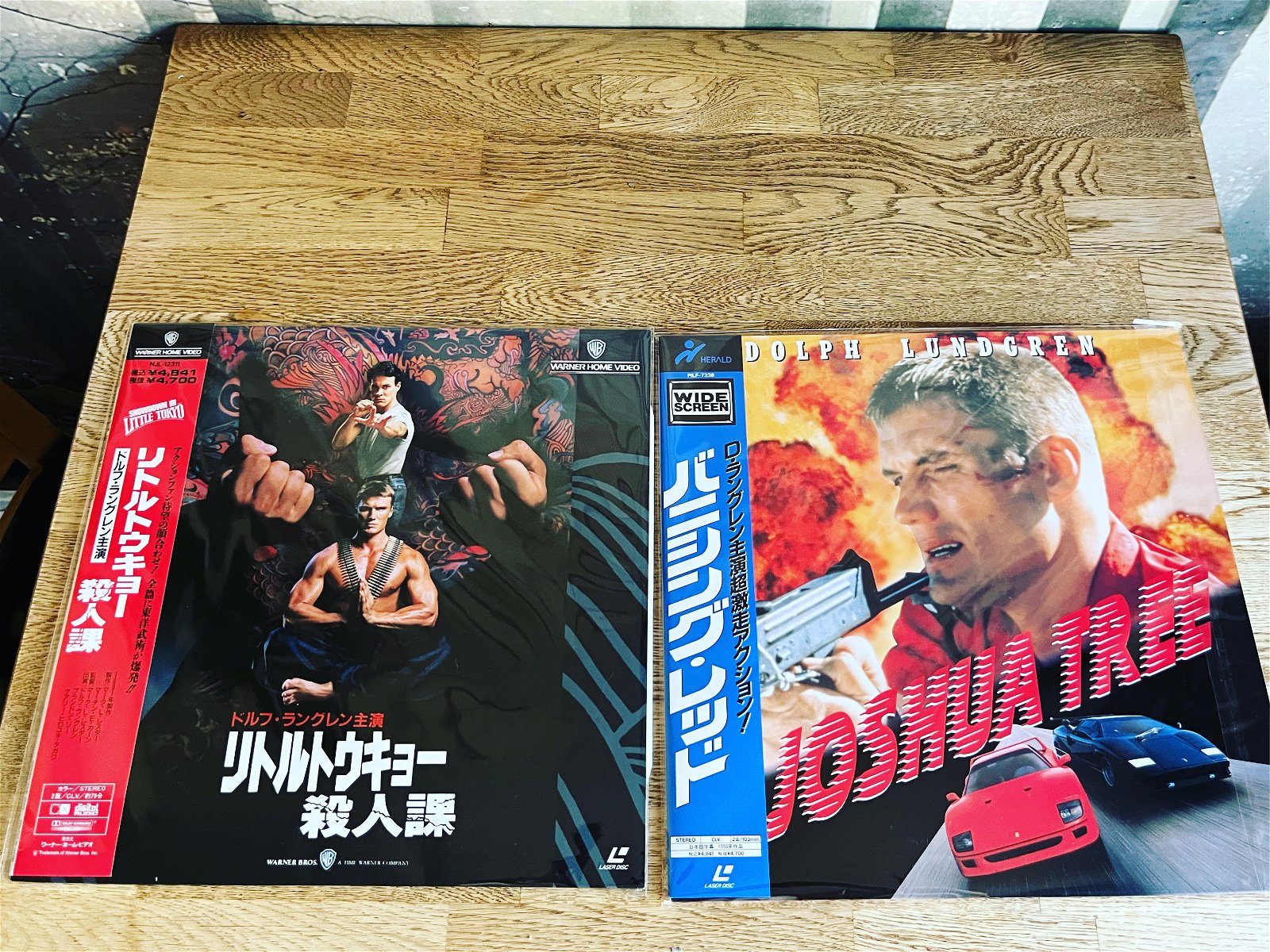Japanska laserdiscutgåvor av Showdown in Little Tokyo (foto: Warner Bros.) och Joshua Tree (foto: 20th Century Fox). Foto: Andreas Ziegler.