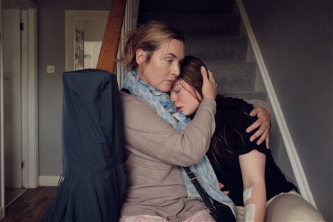 Recension: I Am… (Säsong 3, avsnitt 1) – Kate Winslet spelar mot sin dotter