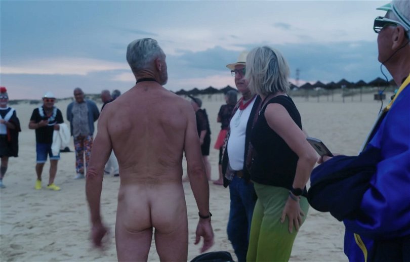 72-årige Sven-Eriks nakenbad i Hotell Romantik skakar deltagarna: “Man skäms“