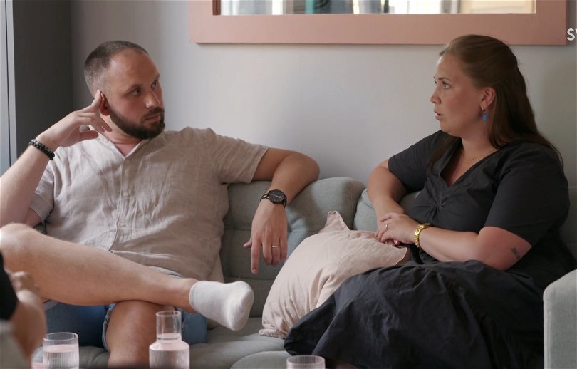 Jim och Linnea pratar med Kalle Norwald om sina behov. Foto: SVT