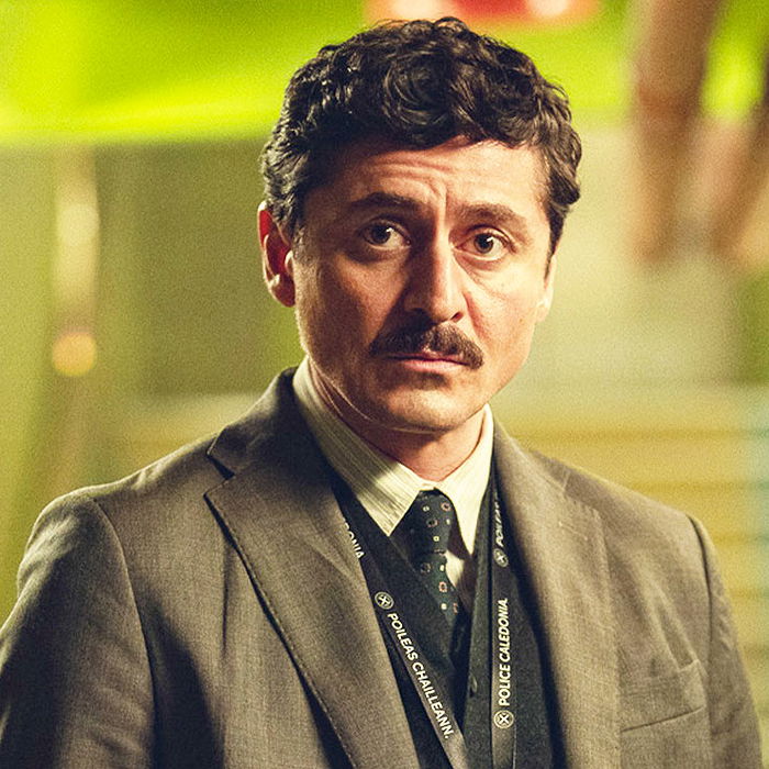 Netflix nya thrillerserie ”Dept. Q” är ”engagerande och oförutsägbar”