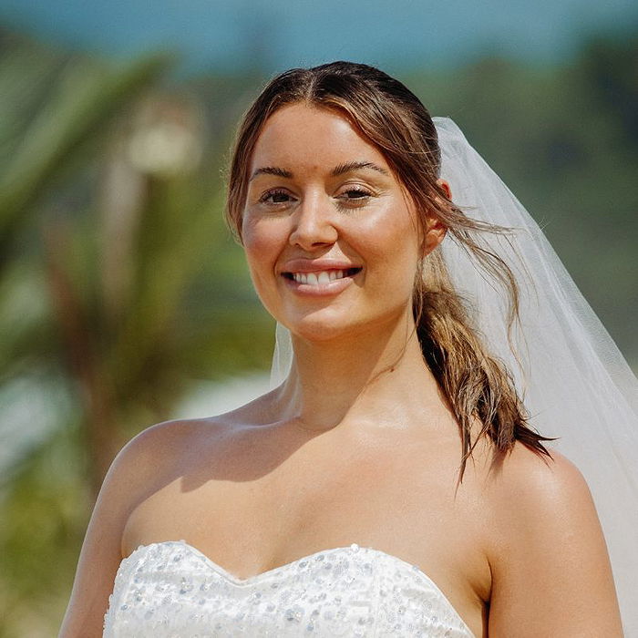 Lär känna Jenny Amin i Stranded on Honeymoon Island 2025
